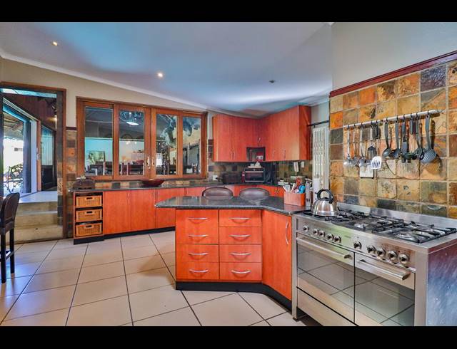900M² BUSINESS FOR SALE IN SINOVILLE